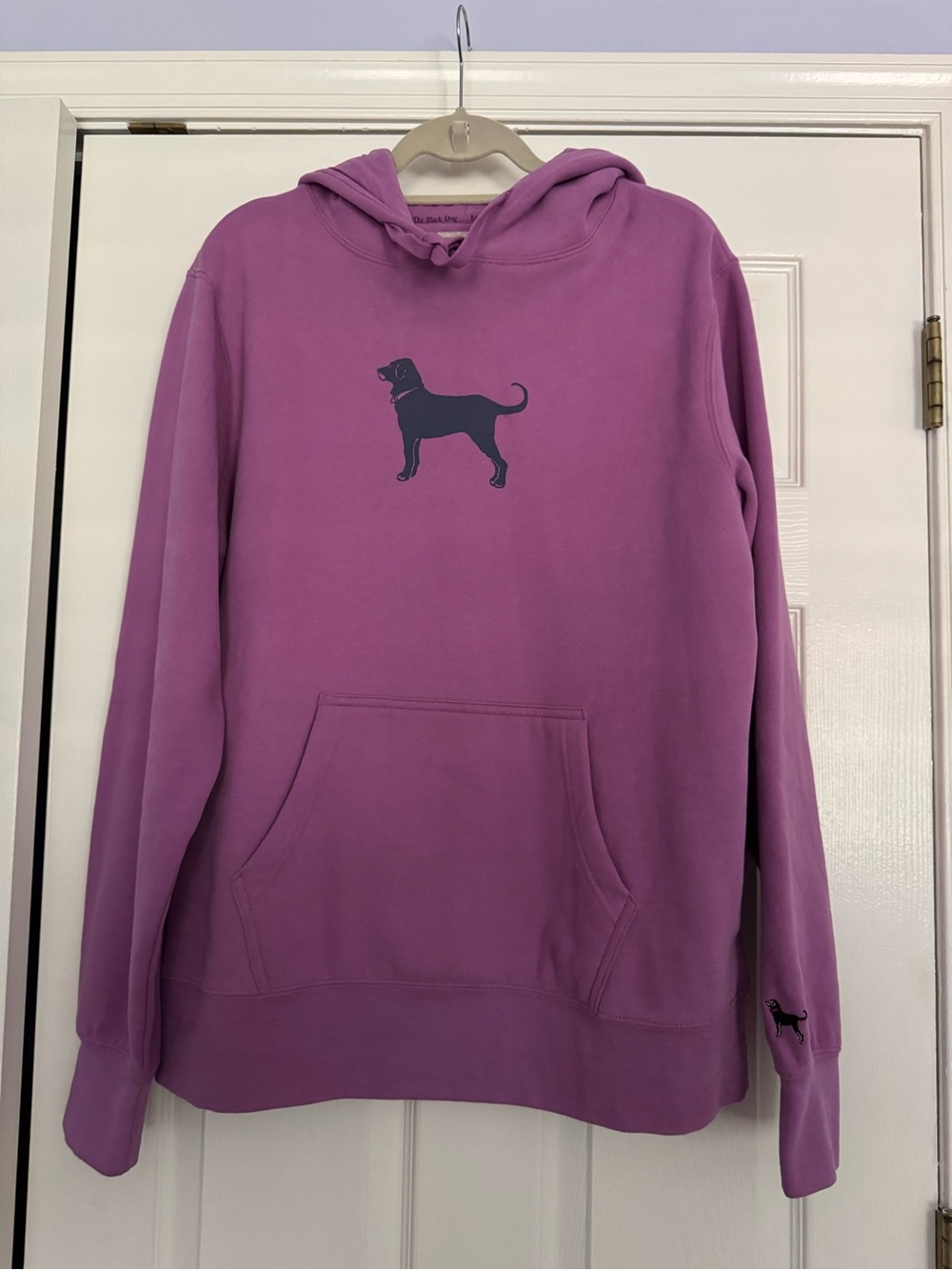 NWOT Women's The Black Dog Classic Hooded Sweatshirt in Berry sz Large